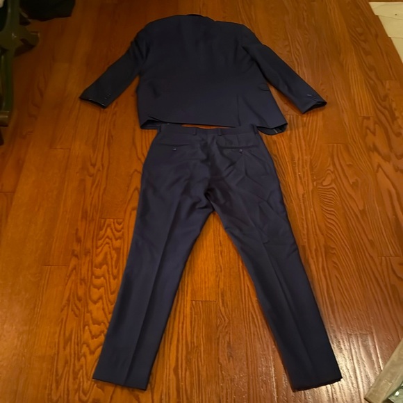 Navy male suit - Picture 5 of 6